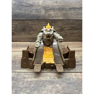 Hot Wheels Mario Kart Bowser's Castle Windup‎ Animated Figure